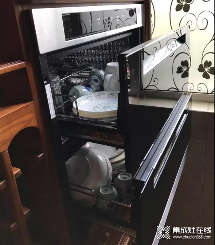 佳歌集成灶：長假逢秋雨，回家記得給餐具消消毒！